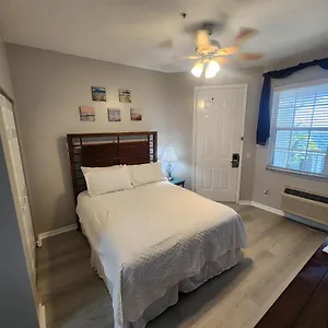 https://1-bed-1-bath-at-img-near-beach.hotelstampa.org